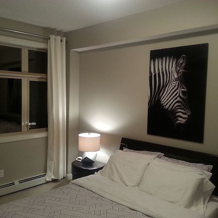 YYC Pinnacle Inn & Suites Aspen מראה חיצוני תמונה