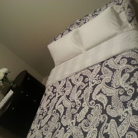 YYC Pinnacle Inn & Suites Aspen מראה חיצוני תמונה