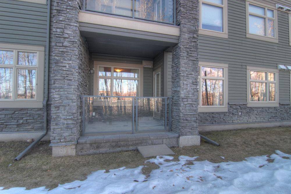 YYC Pinnacle Inn & Suites Aspen מראה חיצוני תמונה