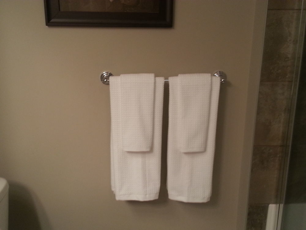 YYC Pinnacle Inn & Suites Aspen מראה חיצוני תמונה